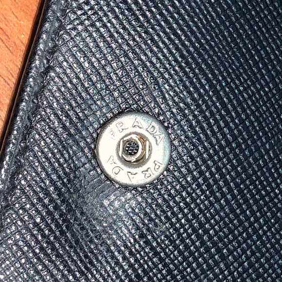 Authentic Prada Large Saffiano Leather Wallet - Picture 6 of 16